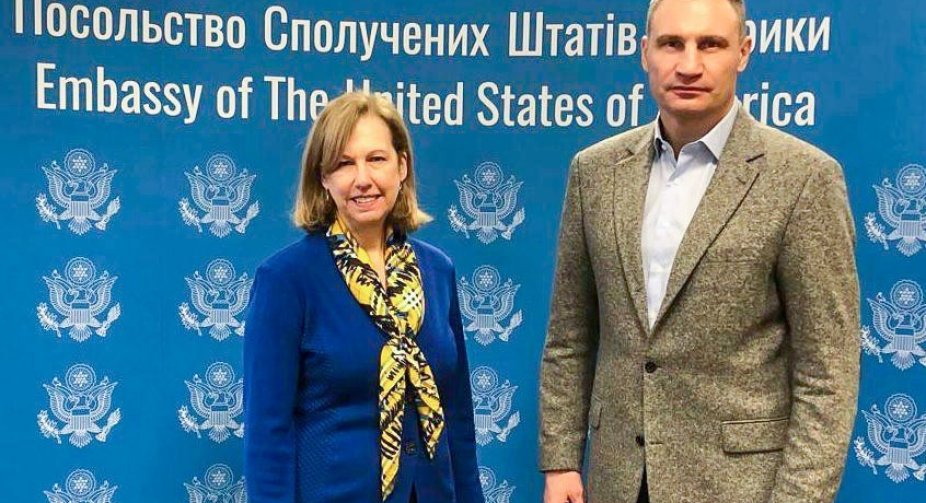 Klitschko meets with U.S. Charge d'Affaires Quinn amid possible Russian invasion