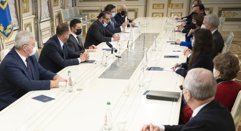 Volodymyr Zelenskyy meets delegation of US senators