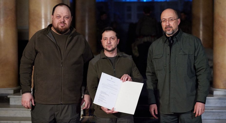 Zelensky signed Ukraine's application for EU membership