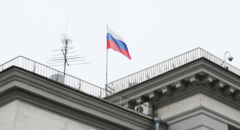 Росія евакуює своїх дипломатів із України