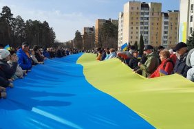Жителі Славутича вийшли на акцію за Україну, почалася стрілянина