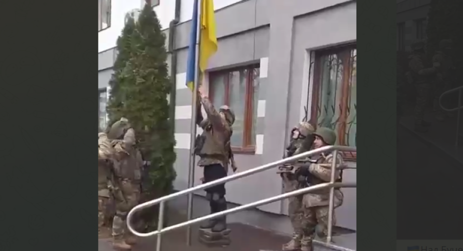 Under the control of the AFU: the Ukrainian flag is raised over Bucha