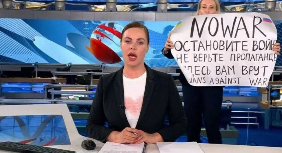 Macron is ready to grant asylum in France to Channel One journalist Marina Ovsyannikova