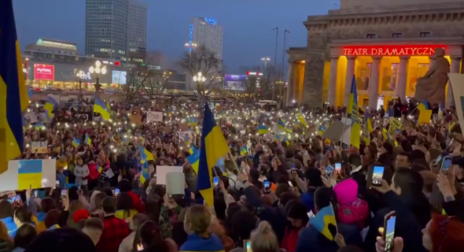 У Варшаві провели багатотисячний мітинг та флешмоб на підтримку України