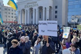 В окупованих містах продовжуються мітинги протесту