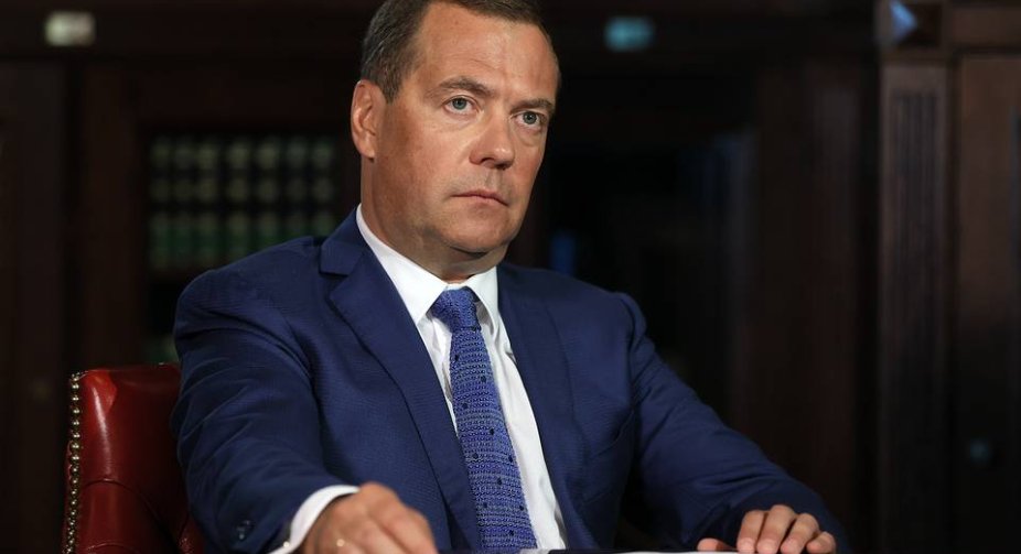 Medvedev began to threaten war against EU countries