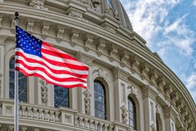 Сенат США схвалив законопроект, який передбачає ленд-ліз для України