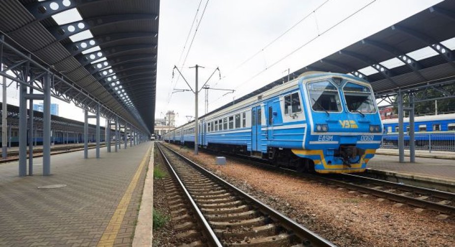 Five railway stations in central and western Ukraine came under fire from the occupants