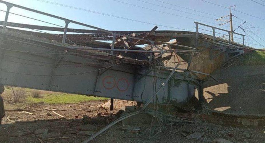 A bridge near Melitopol was blown up. It was a channel for Russian occupants to deliver weapons from Crimea