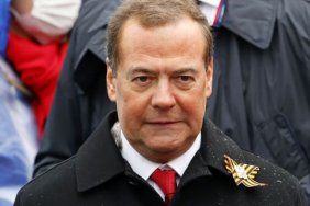 Dmitry Medvedev asked the miserable Europeans not to interfere with Russia's work