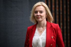Глава МЗС Британії анонсувала зростання постачання зброї Україні та посилення санкцій проти Росії