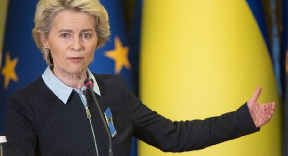 European Commission recommends granting Ukraine EU candidate status