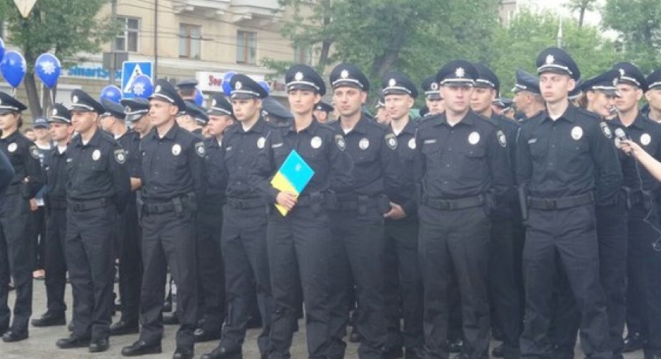 У Маріуполі поліцейські перейшли на службу до "ДНР"
