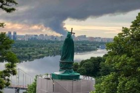 Ранкова атака на Київ: ворог вдарив по Дарницькому вагоноремонтному заводу