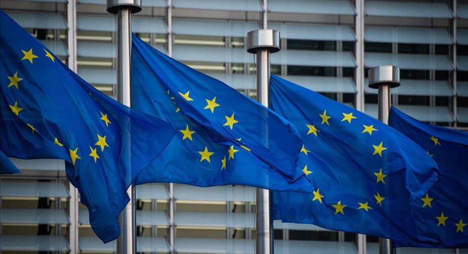 EU will not be able to introduce a total ban on visas for Russians - European Commission