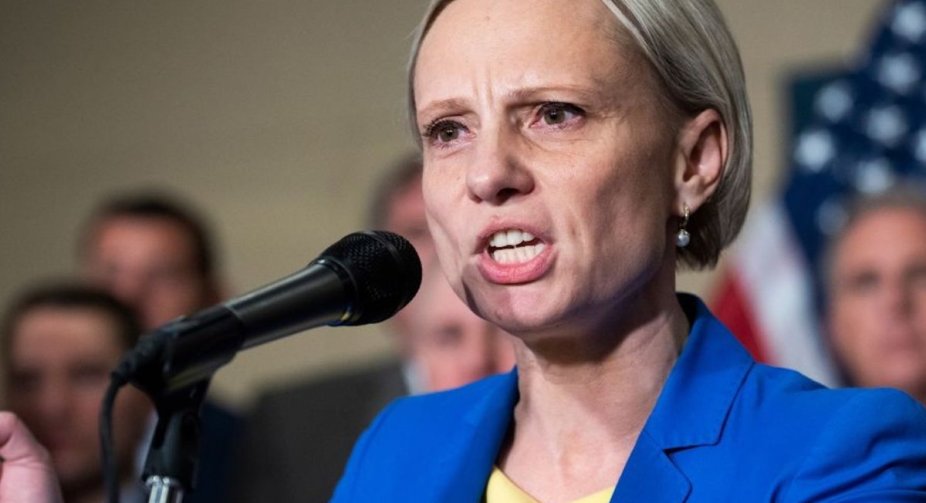 Congresswoman Spartz called for Yermak's resignation