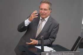 Head of Bundestag committee considers sanctions against Russia immoral and wants to launch Nord Stream-2