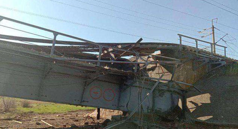 A railway bridge between Melitopol and Tokmak was blown up: the occupants were delivering weapons to them - Fedorov