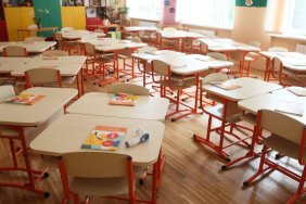 У новому навчальному році школи працюватимуть у 2 зміни та на місяць довше
