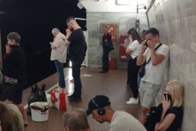 ЧП у метро Києва. На станції "Лева Толстого" розпорошили невідому речовину, люди задихаються