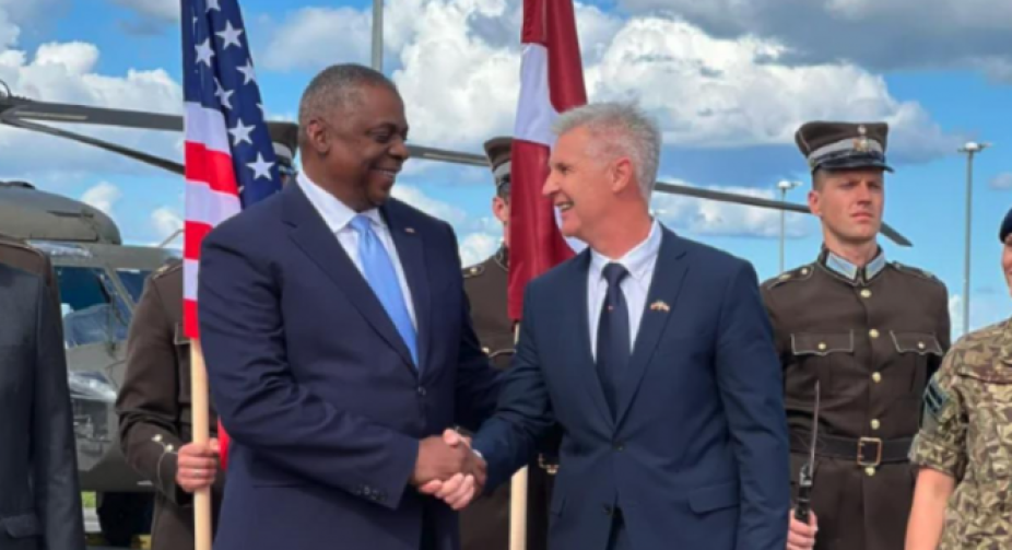 Pentagon chief arrives in Latvia to discuss support for Ukraine
