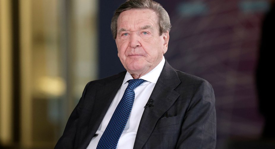 Schroeder sued over deprivation of his privileges as ex-chancellor