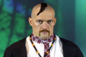 Олександр Усик з'явився в образі козака на прес-конференції перед реваншем з Ентоні Джошуа