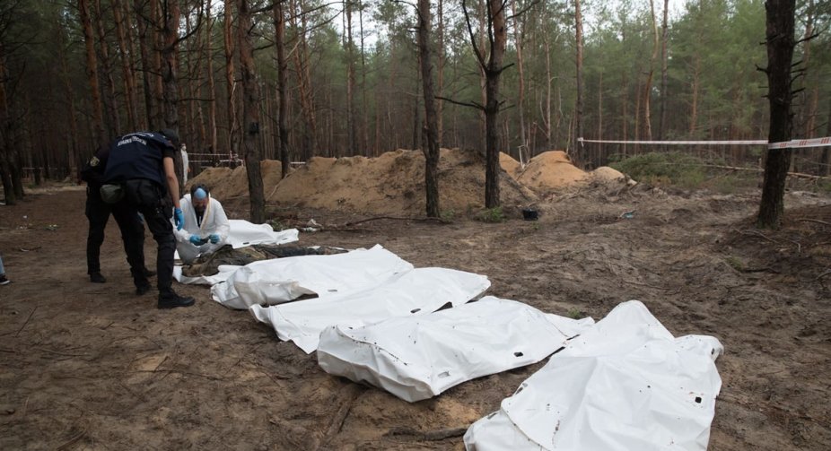 Ексгумація тіл загиблих за час окупації громадян в Ізюмі займе щонайменше 2 тижні – мер