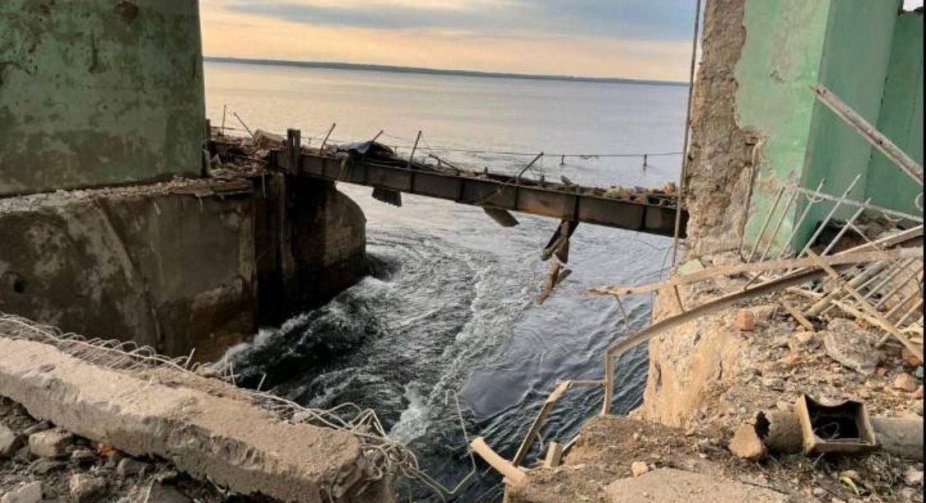 У Кривому Розі значний витік води внаслідок удару росіян по гідротехнічних спорудах