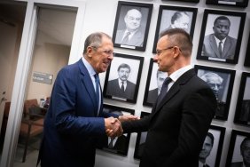 The Hungarian Foreign Minister boasted that he broke the EU boycott and talked about peace with Lavrov