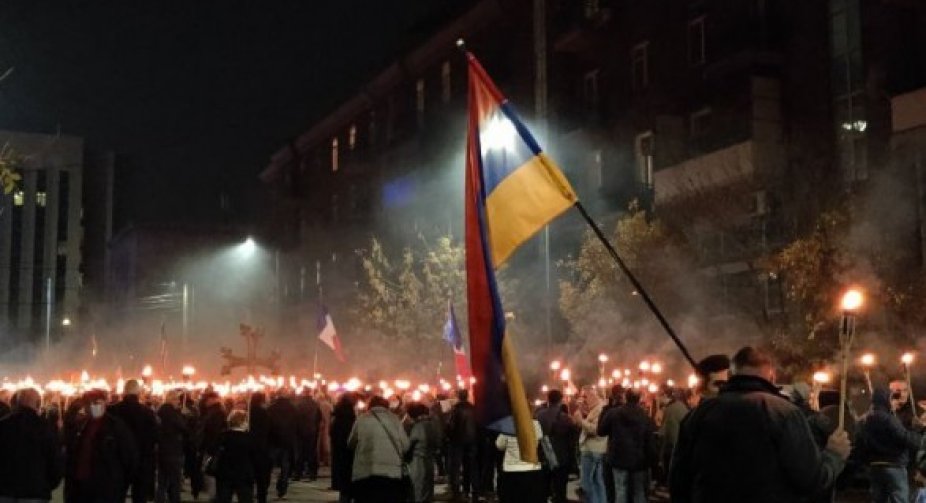 Мітинги у Єревані: мітингувальники вимагали виходу Вірменії з ОДКБ  
