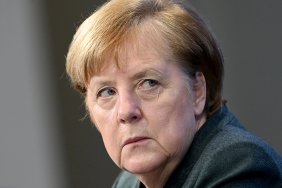 Меркель не збирається брати участь у зусиллях із завершення війни в Україні  