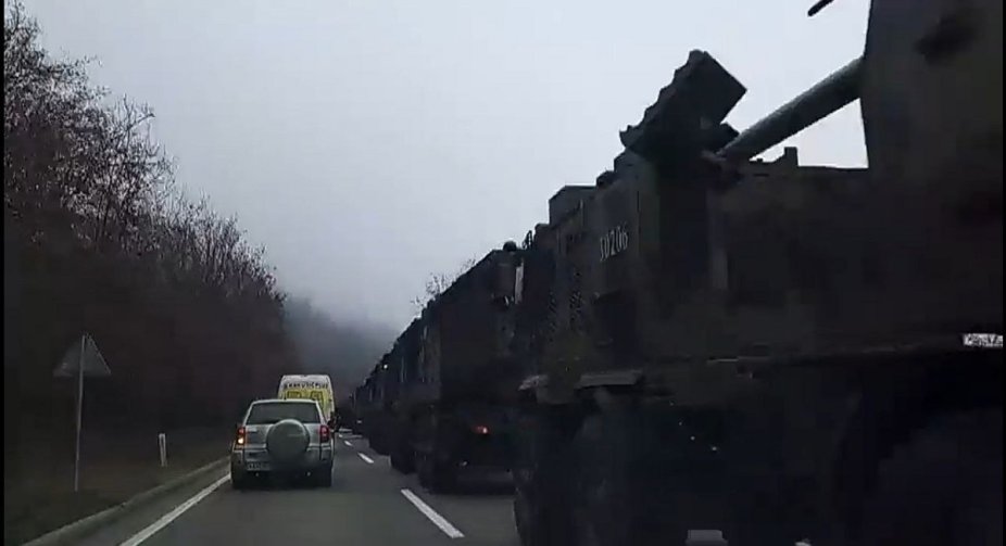 З сербського боку кордону з Косово звели барикади, заблокувавши рух  
