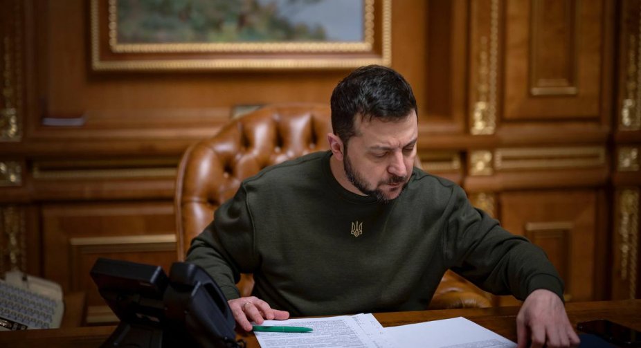 Зеленський обговорив з Макроном реалізацію української формули світу та енергетику