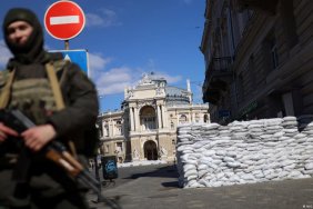 Переговори глав МЗС України та Франції пройшли у сховищі Одеської опери через атаку РФ