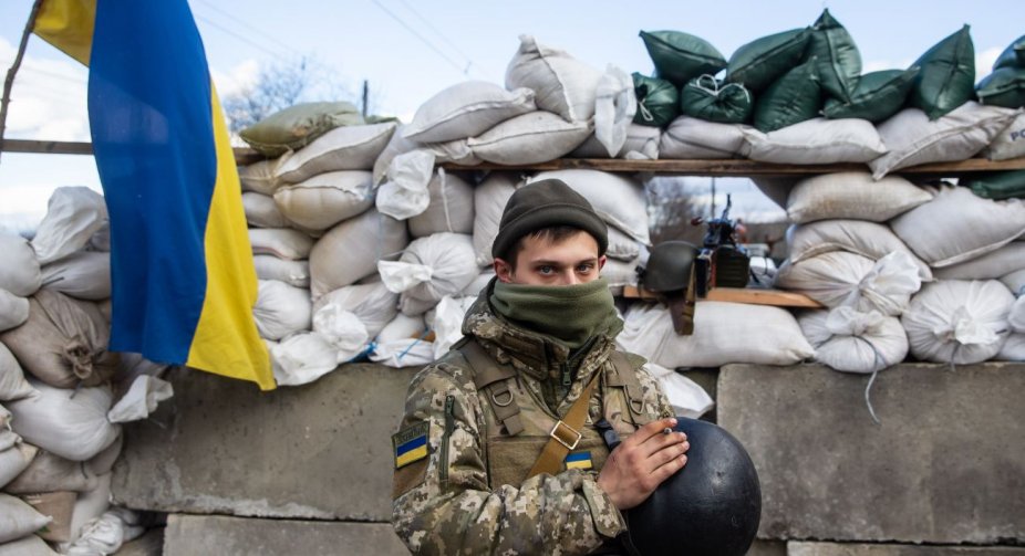 На Донбасі ворог наступає на трьох напрямках і зазнає втрат під Херсоном – Генштаб