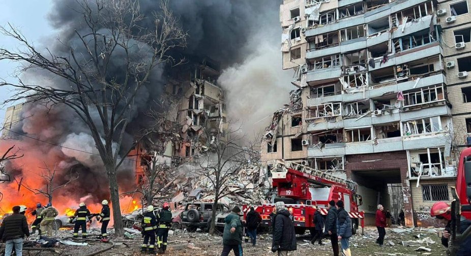 The Russians hit an apartment building in the Dnipro