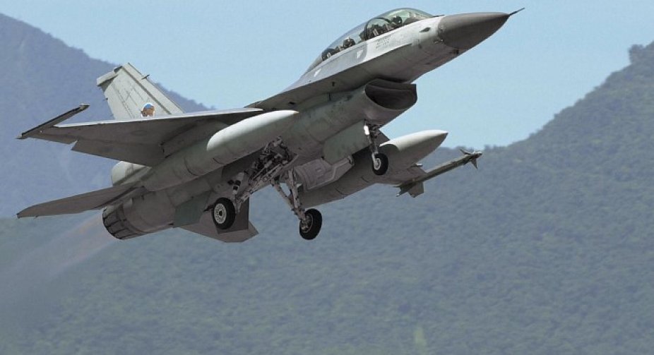 The White House defends the decision not to send fighter jets to Ukraine