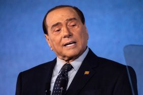 Берлусконі виправдали у справі про хабарництво