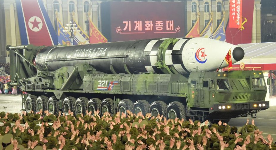 North Korea showed the most nuclear missiles in the night parade