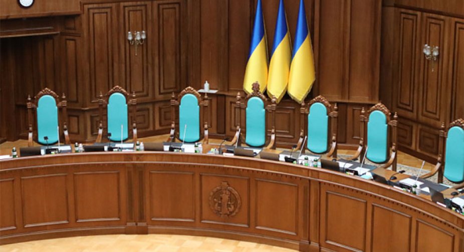 OP offered their version of the selection of judges to the CCU, although the EU insists on a different one