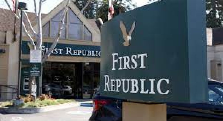 Найбільші банки США виділили 30 млрд доларів для порятунку First Republic Bank