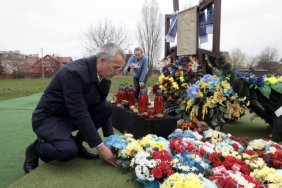 Столтенберг відвідав Бучу