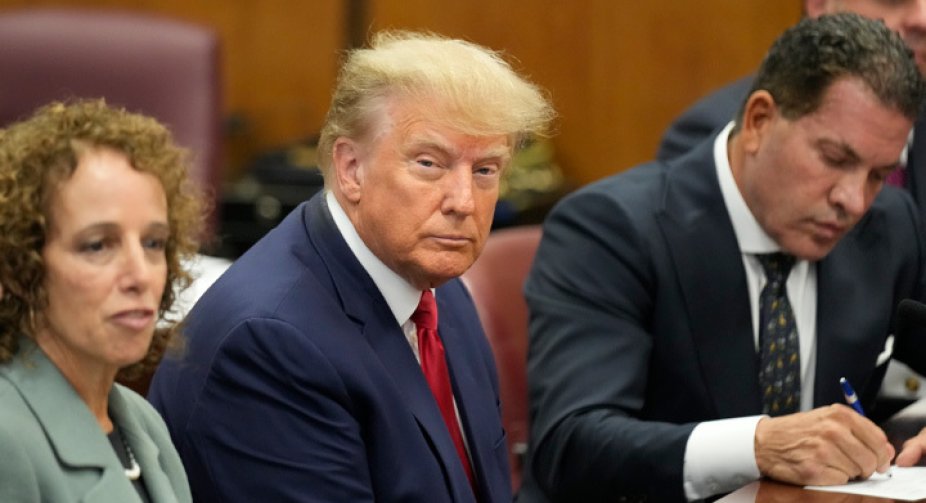 Стало відомо, які саме кримінальні звинувачення інкримінують Трампу у Нью-Йорку