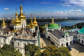 На території Лаври ситуація спокійна, люди перевіряють документи - поліція