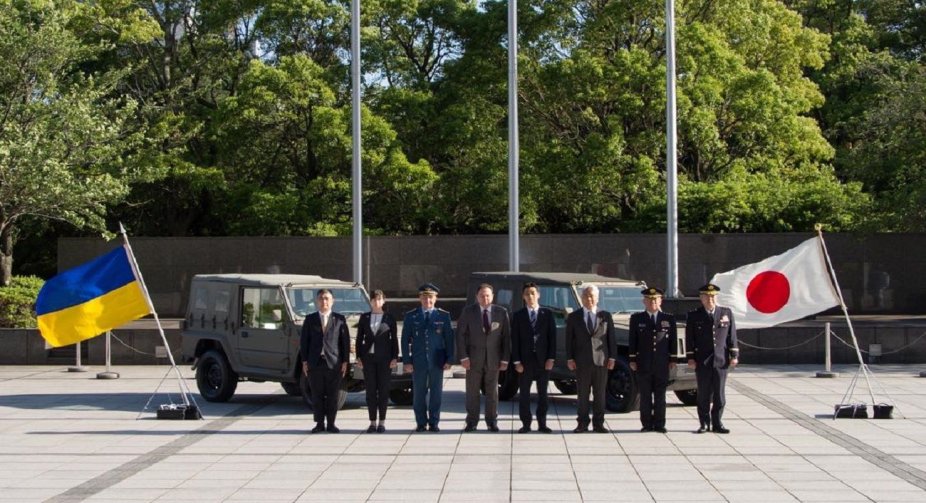 Japan has already sent the first cars for the Ukrainian military