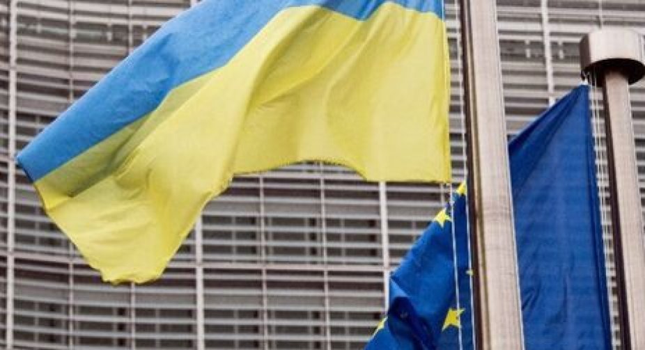 Біля будівлі Єврокомісії у День Європи підняли прапор України