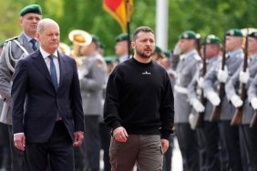 Штайнмаєр прийняв Зеленського у своїй резиденції, Шольц зустрів Президента України з військовими почестями