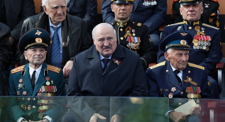 Лукашенко на тлі чуток про нездоров'я не прийшов на урочистості у Мінську  