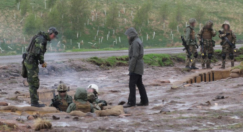 Польська опозиція подає скаргу до прокуратури на міністра оборони через інцидент з ракетою